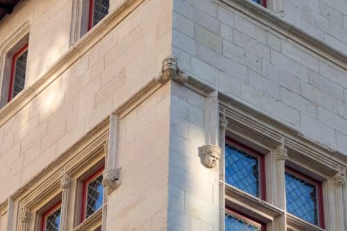 h&ocirc;tel de cabre, En images | L&rsquo;h&ocirc;tel de Cabre, plus vieille maison de Marseille, d&eacute;voile ses fa&ccedil;ades r&eacute;nov&eacute;es, Made in Marseille