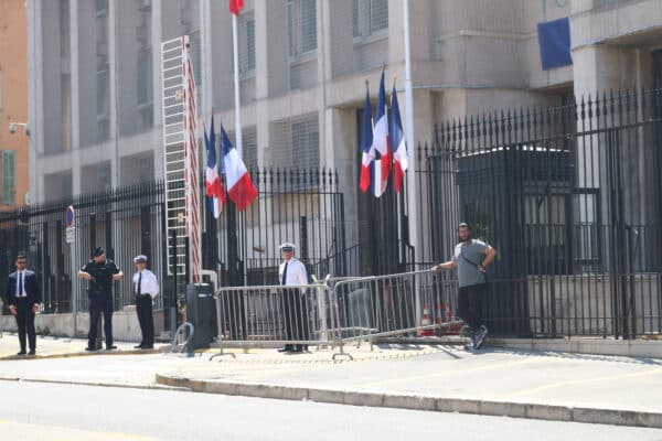 hotel-de-police-visite-macron (3)