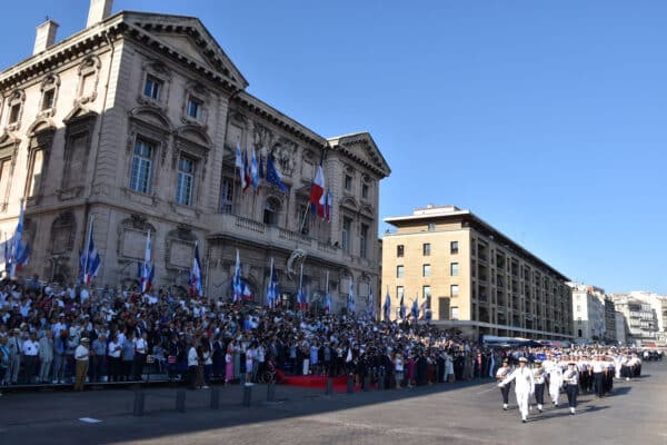 hotel-de-ville-defile copie