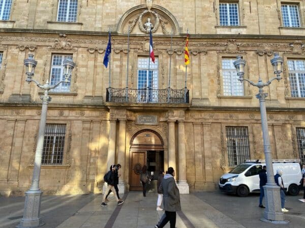 hotel-ville-mairie-aix-maroine-jit