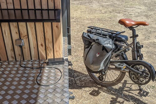 plages du prado, Sur les plages du Prado, un kiosque solaire recharge les t&eacute;l&eacute;phones et v&eacute;los &eacute;lectriques, Made in Marseille