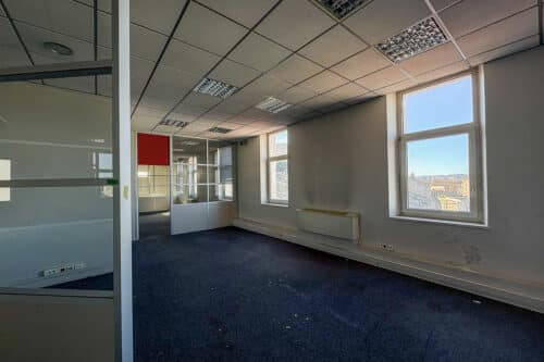 yes we camp, En images | Yes We Camp r&eacute;cup&egrave;re un b&acirc;timent de 4200 m2 sur le Vieux-Port de Marseille, Made in Marseille