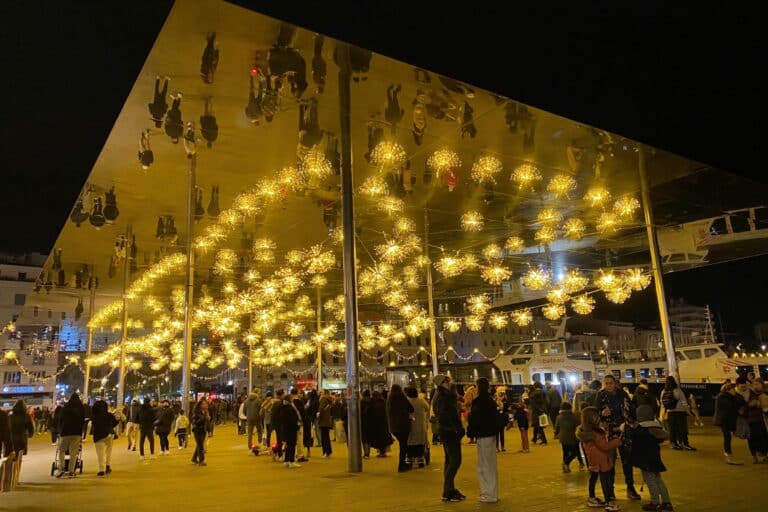 Parade musicale et show aérien demain sur le Vieux-Port pour célébrer Noël