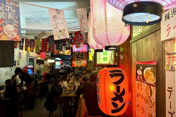 iwao-ramen-restaurant-japonais-rue-sainte-1