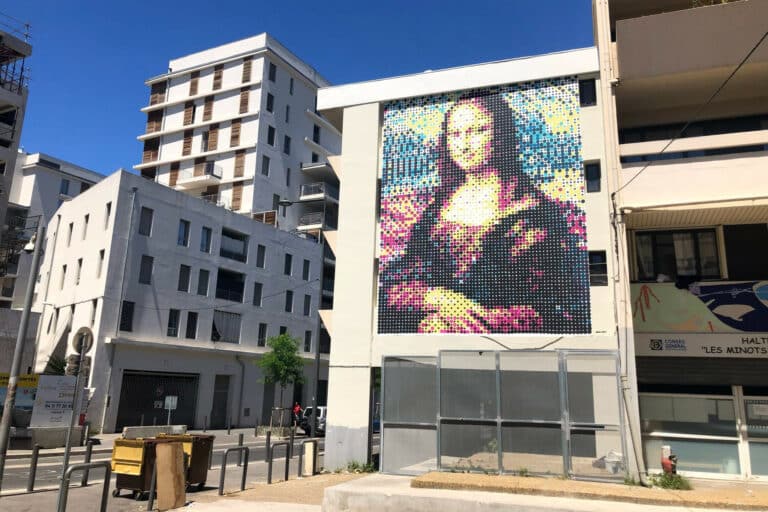 Marseille : une immense fresque de la Joconde s&rsquo;expose à Fonscolombes