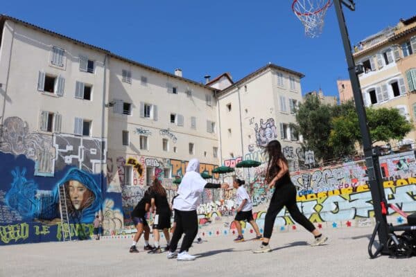 joueuse-féminine-basket-USPV7