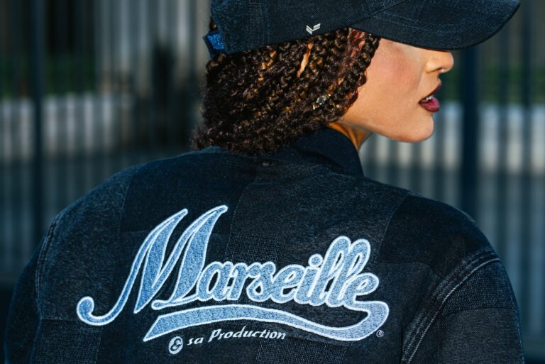 Les marques Kaporal et Mecs de la Rue signent une collab&rsquo; 100% urbaine