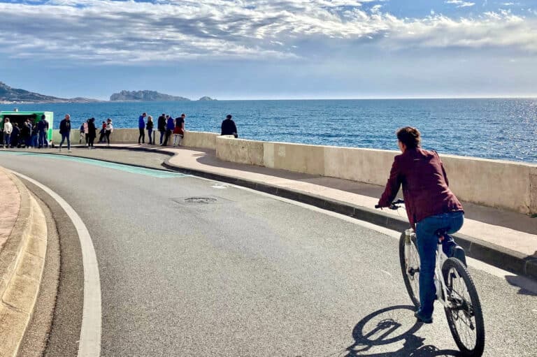 La Corniche Kennedy sera de nouveau réservée aux mobilités douces ce 23 avril