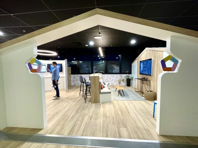 Robot connecté, réalité augmentée… Orange inaugure son nouveau 5G Lab au Vélodrome