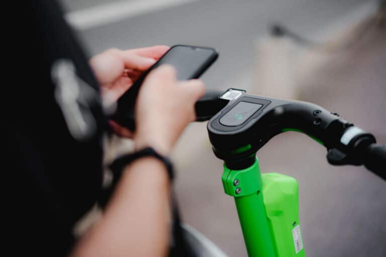 Lime lance le contrôle d&rsquo;identité des usagers pour lutter contre la fraude