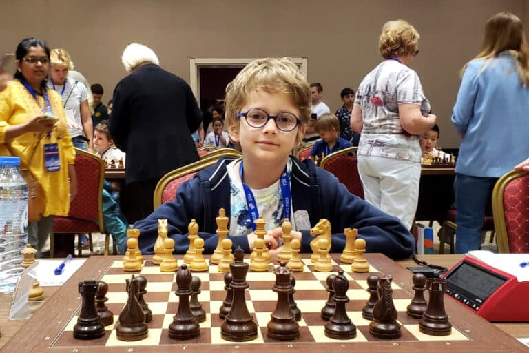 À seulement 9 ans, ce jeune Marseillais devient champion d&rsquo;Europe d&rsquo;échecs