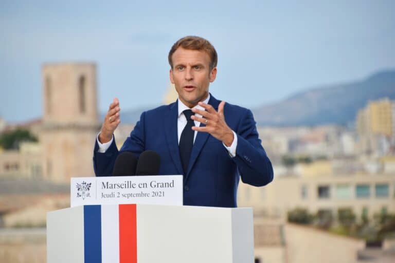 Emmanuel Macron en meeting à Marseille dans les jardins du Pharo