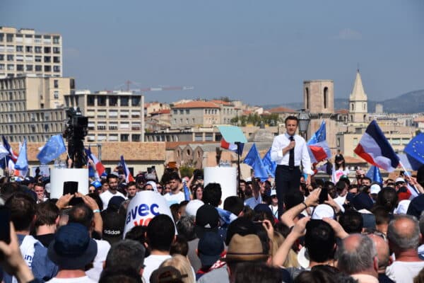 macron-meeting-public copie