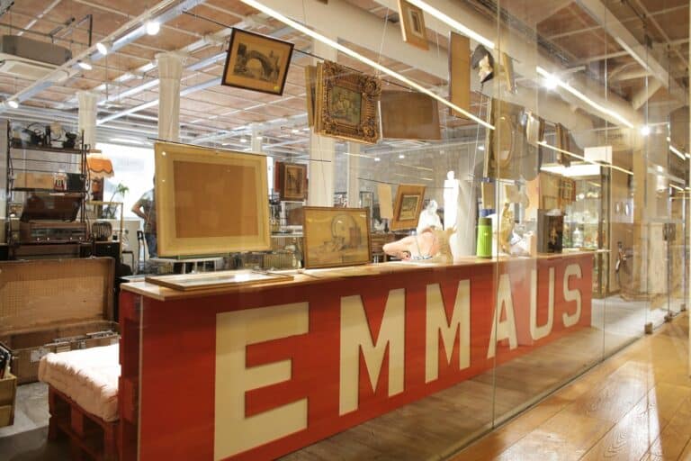Une boutique éphémère Emmaüs a ouvert aux Docks début septembre