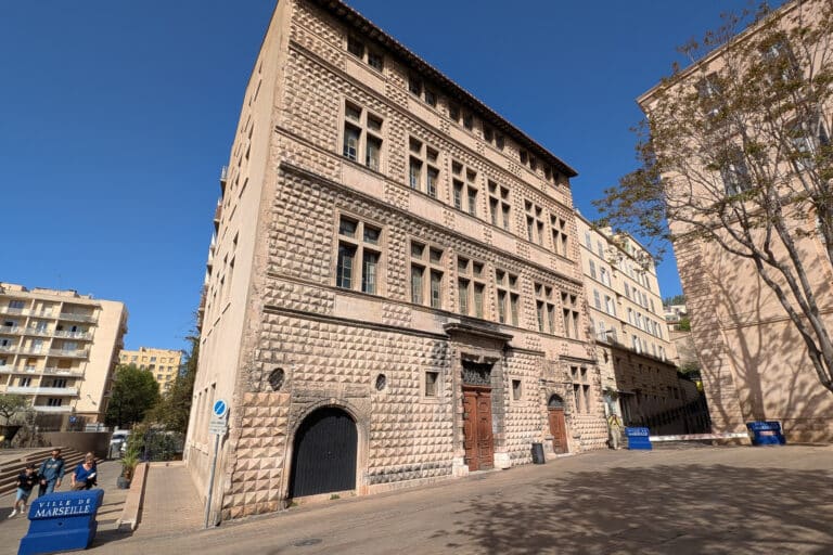 La Maison Diamantée doit bientôt rouvrir au public après une histoire mouvementée