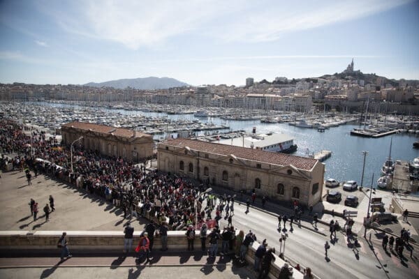 manif-marseille-vieux-port3