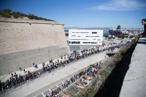 manif-marseille-vieux-port6