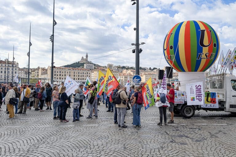 Moins de manifestants mais une pression sociale intacte ce 2 octobre à Marseille