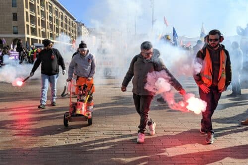 retraites, En images | Entre 40 000 et 205 000 manifestants contre la r&eacute;forme des retraites &agrave; Marseille, Made in Marseille