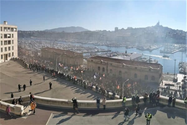 manifestation-greve-marseille-retraite-vieux-port-1