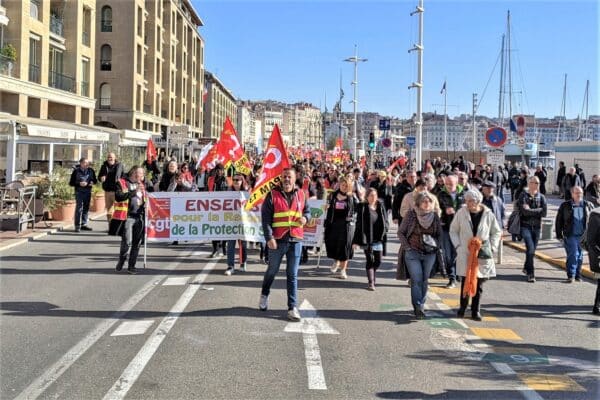 manifestation-greve-marseille-retraite-vieux-port-5