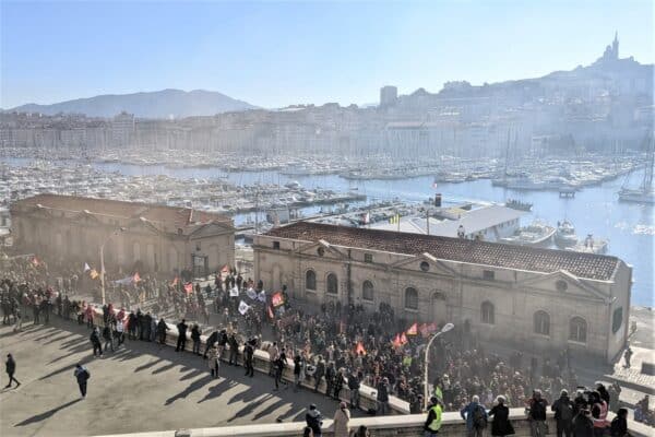 manifestation-greve-marseille-retraite-vieux-port