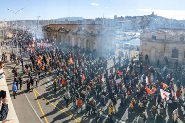 manifestation-reforme-retraites-vieux-port-1