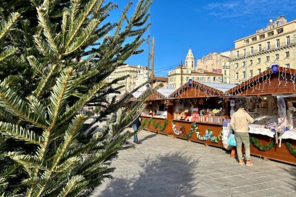 marche-noel-vieux-port-decorations-3