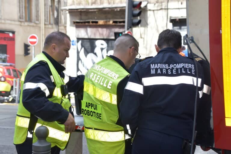 Un immeuble vide en travaux s&rsquo;effondre à Marseille dans le quartier Noailles