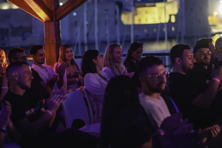 Deux rooftops marseillais proposent des soirées stand-up tout l&rsquo;été