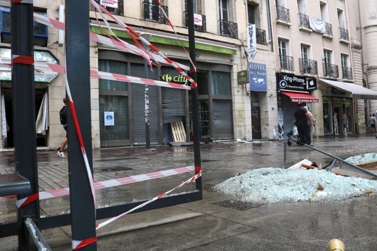 L&rsquo;Etat annonce des « moyens supplémentaires » pour lutter contre les violences urbaines