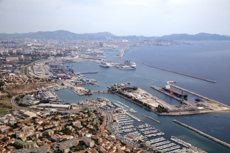 La Ville de Marseille veut « changer de cap » sur le port Marseille-Fos