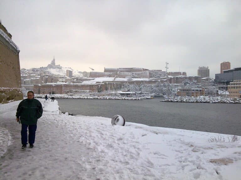 En images | Il y a 15 ans, la neige recouvrait Marseille