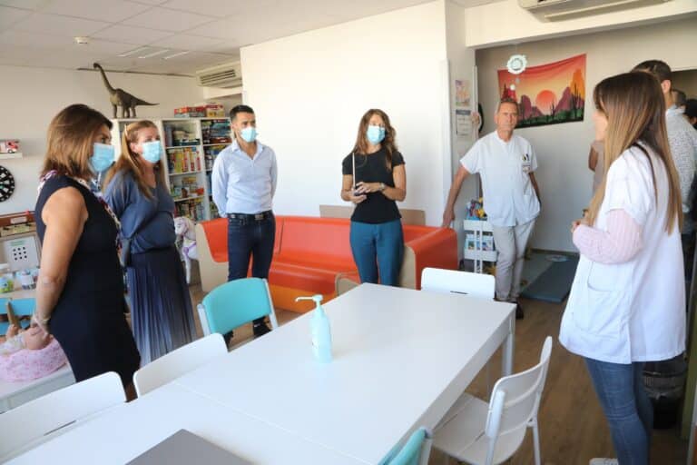 Des kits de fournitures scolaires distribués aux enfants hospitalisés
