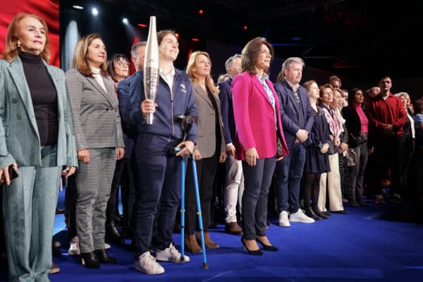 martine-vassal-voeux-meeting-flamme-flambeau-olympique-JO-03