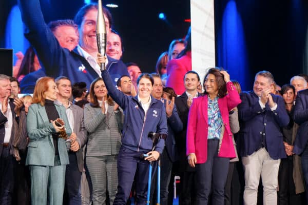 martine-vassal-voeux-meeting-flamme-flambeau-olympique-JO-06