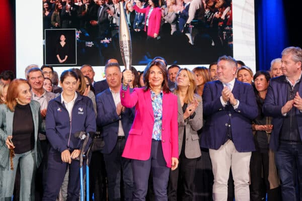 martine-vassal-voeux-meeting-flamme-flambeau-olympique-JO-08