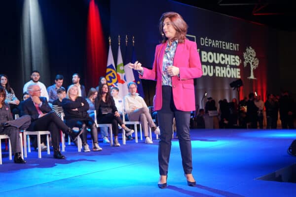 martine-vassal-voeux-meeting-flamme-flambeau-olympique-JO-14
