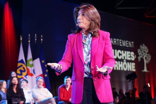 martine-vassal-voeux-meeting-flamme-flambeau-olympique-JO-18