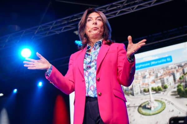 martine-vassal-voeux-meeting-flamme-flambeau-olympique-JO-19