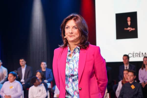 martine-vassal-voeux-meeting-flamme-flambeau-olympique-JO-21