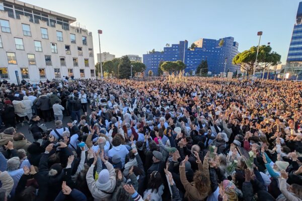 milliers-personnes-rassemblement-hommage-mehdi