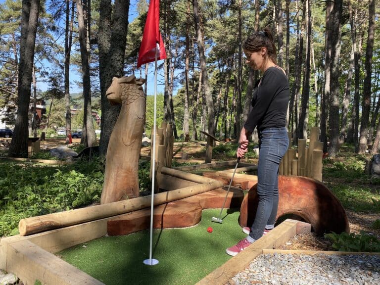 Faites le tour du monde en jouant au golf à Montclar