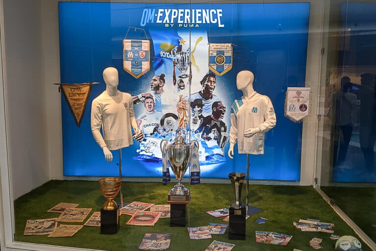 Vidéo | Une exposition immersive éphémère sur l&rsquo;histoire de l&rsquo;OM aux Terrasses du Port