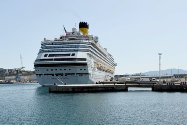 navire-costa-croisiere-port
