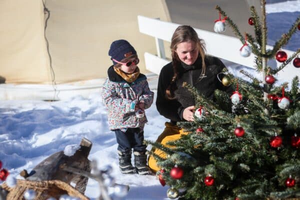 neige_sapin_pays des ecrins_ noël_famille