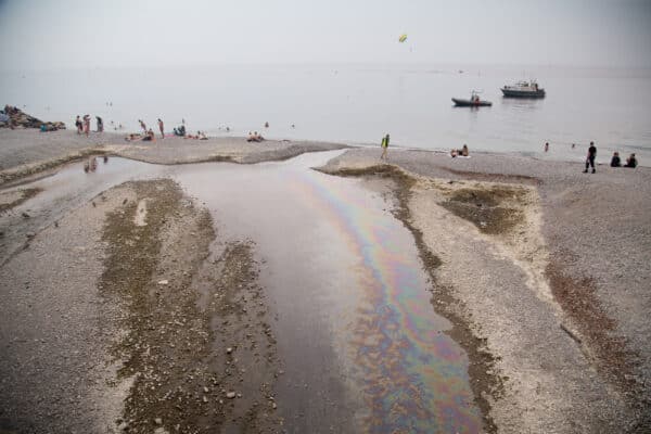 nice-pollution-hydrocarbure