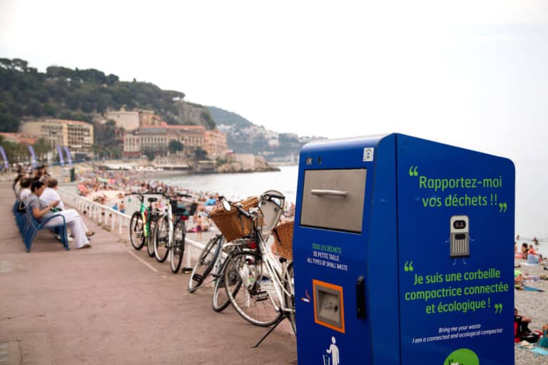 Nice : 50 poubelles connectées s&rsquo;installent sur la promenade des Anglais