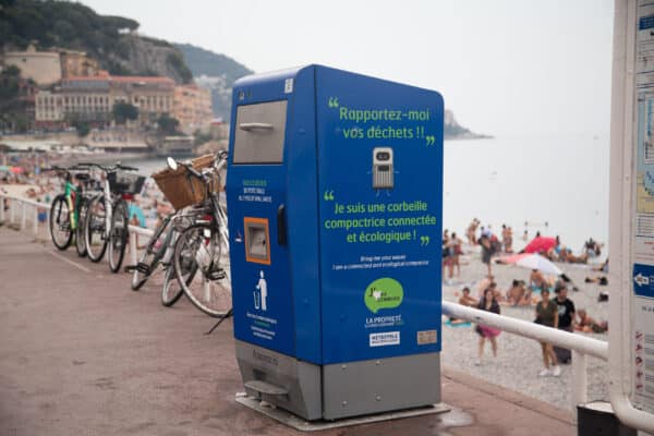 nice-prom-poubelle-connectee2