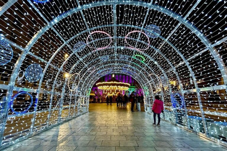 Les illuminations de Noël lancées dans le centre de Marseille